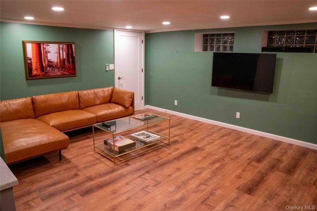 77 Buckley Street, Bronx, NY 10464