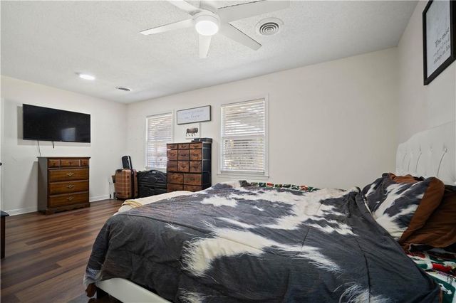 1605 Greenbrier Drive E, Mobile, AL 36605