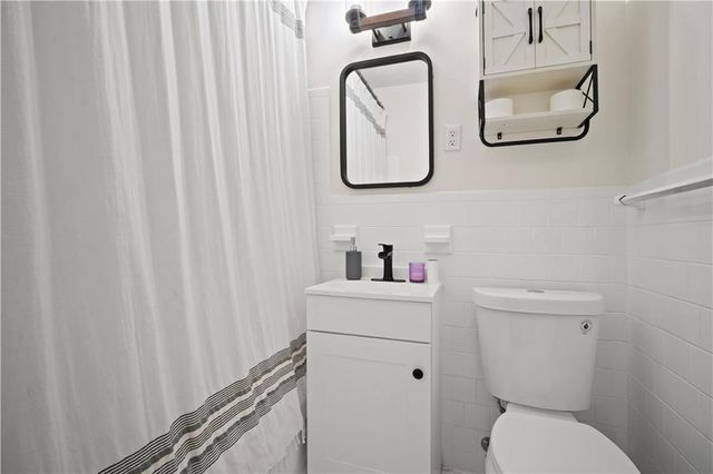 1605 Greenbrier Drive E, Mobile, AL 36605