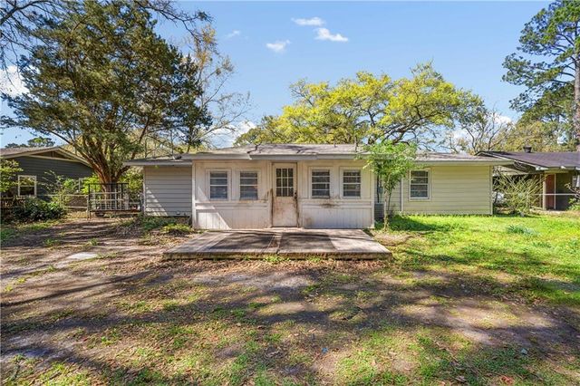 1605 Greenbrier Drive E, Mobile, AL 36605