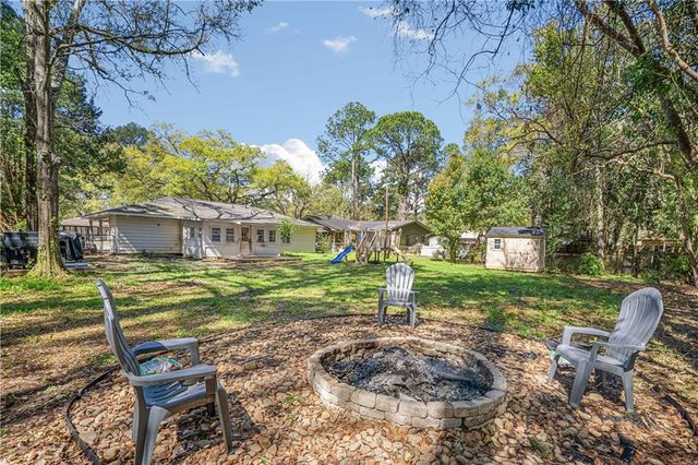 1605 Greenbrier Drive E, Mobile, AL 36605