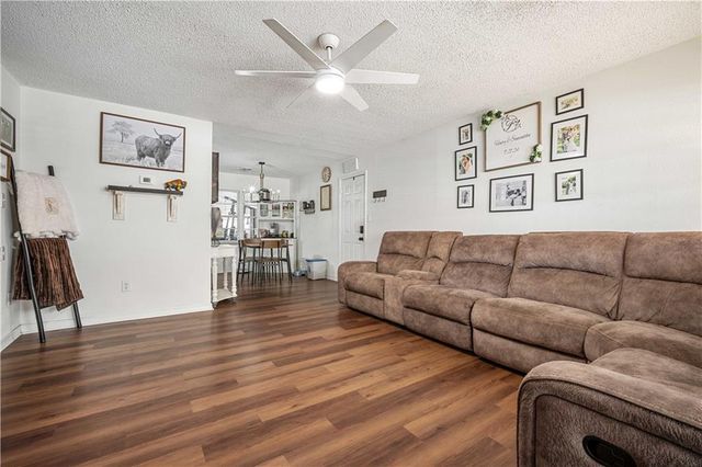 1605 Greenbrier Drive E, Mobile, AL 36605