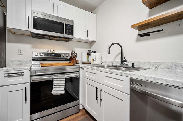 1605 Greenbrier Drive E, Mobile, AL 36605