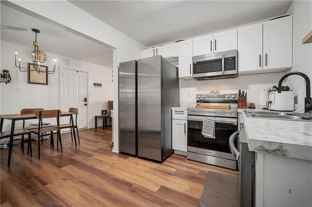 1605 Greenbrier Drive E, Mobile, AL 36605