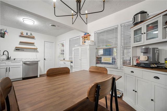1605 Greenbrier Drive E, Mobile, AL 36605