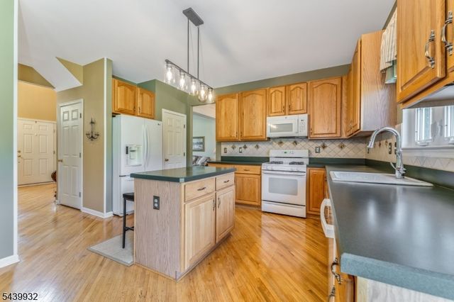 208 Curtis Court, Greenwich Twp., NJ 08886