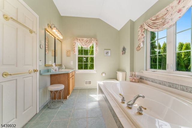 208 Curtis Court, Greenwich Twp., NJ 08886