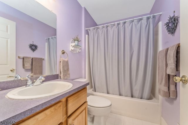 208 Curtis Court, Greenwich Twp., NJ 08886