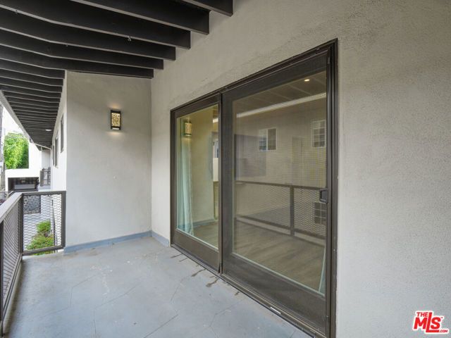 337 N Oakhurst Drive 6, Beverly Hills, CA 90210