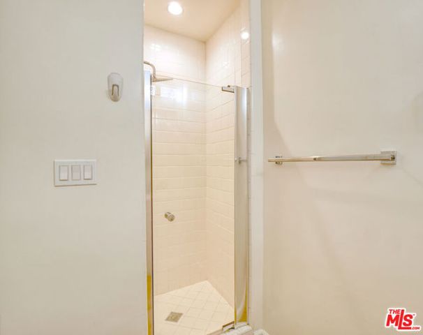 337 N Oakhurst Drive 6, Beverly Hills, CA 90210