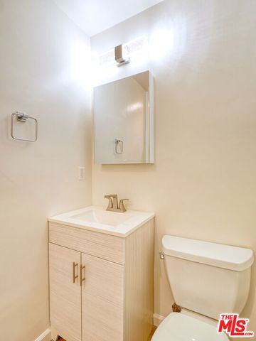337 N Oakhurst Drive 6, Beverly Hills, CA 90210