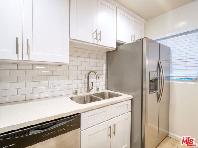 337 N Oakhurst Drive 6, Beverly Hills, CA 90210