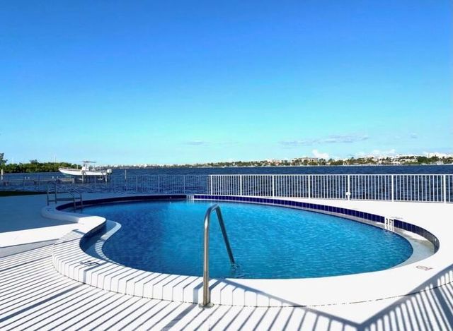 301 Croton Avenue 407, Lantana, FL 33462