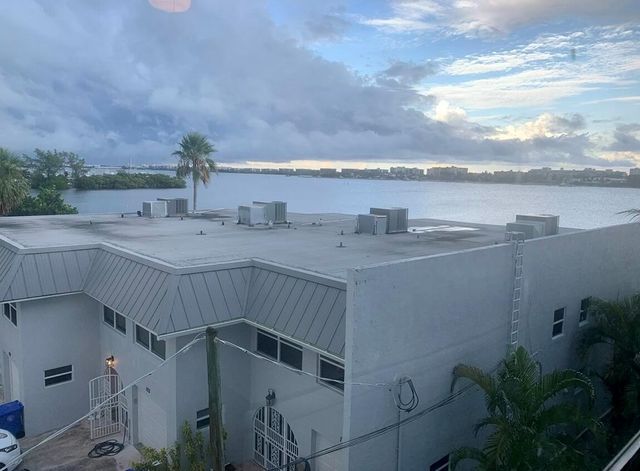 301 Croton Avenue 407, Lantana, FL 33462