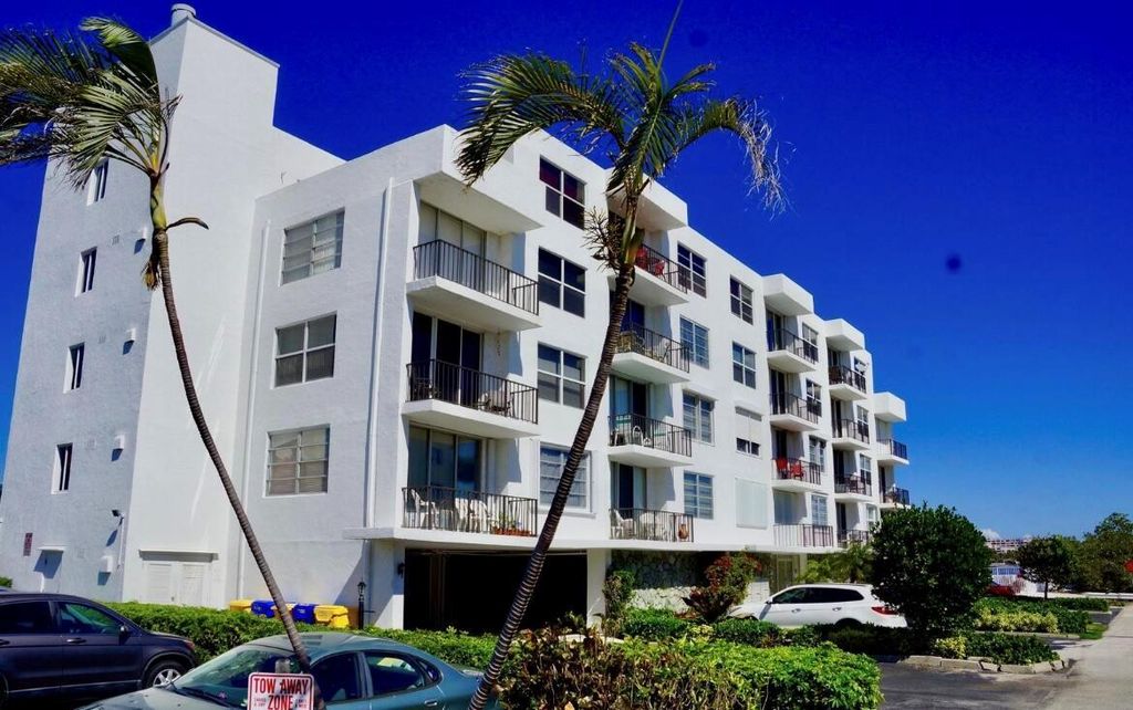 301 Croton Avenue 407, Lantana, FL 33462