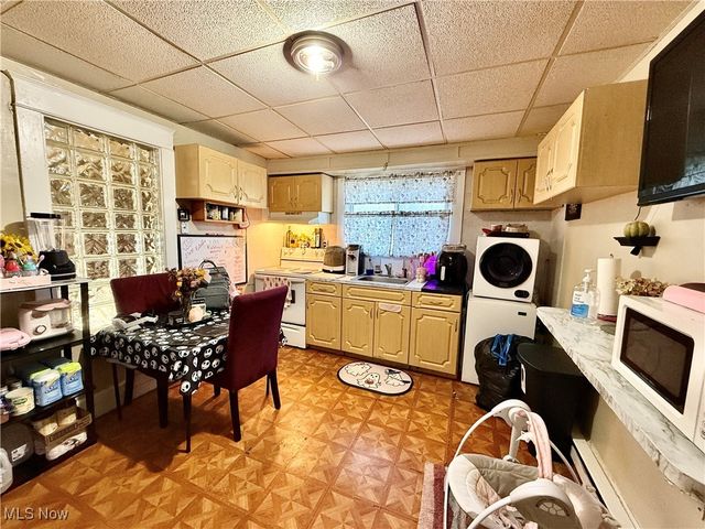 52 12th Street, Campbell, OH 44405