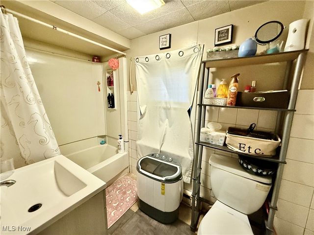 52 12th Street, Campbell, OH 44405