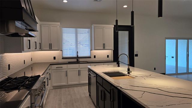321 Greens Parkway, Norman, OK 73069