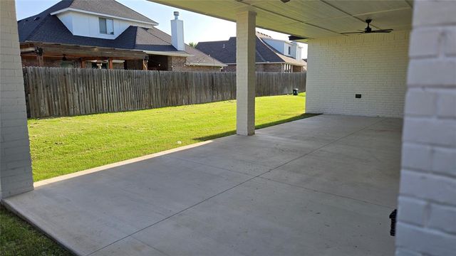 321 Greens Parkway, Norman, OK 73069