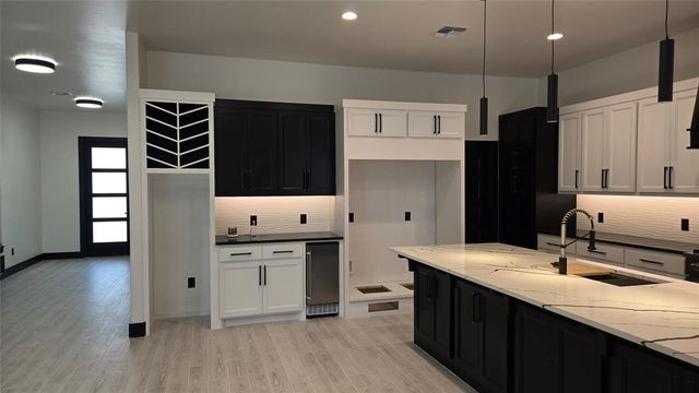 321 Greens Parkway, Norman, OK 73069