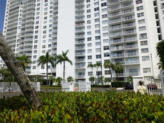 2801 NE 183rd Street 1507W, Aventura, FL 33160