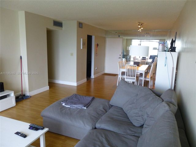 2801 NE 183rd Street 1507W, Aventura, FL 33160