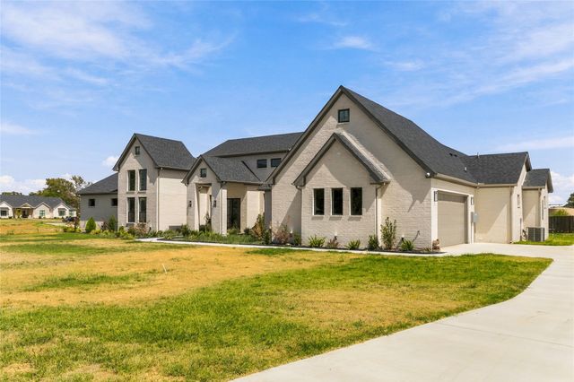 5825 Grey Wolf Court, Fort Worth, TX 76140
