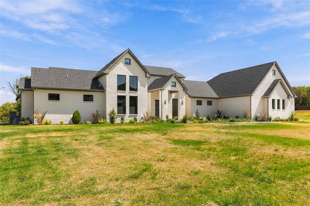 5825 Grey Wolf Court, Fort Worth, TX 76140