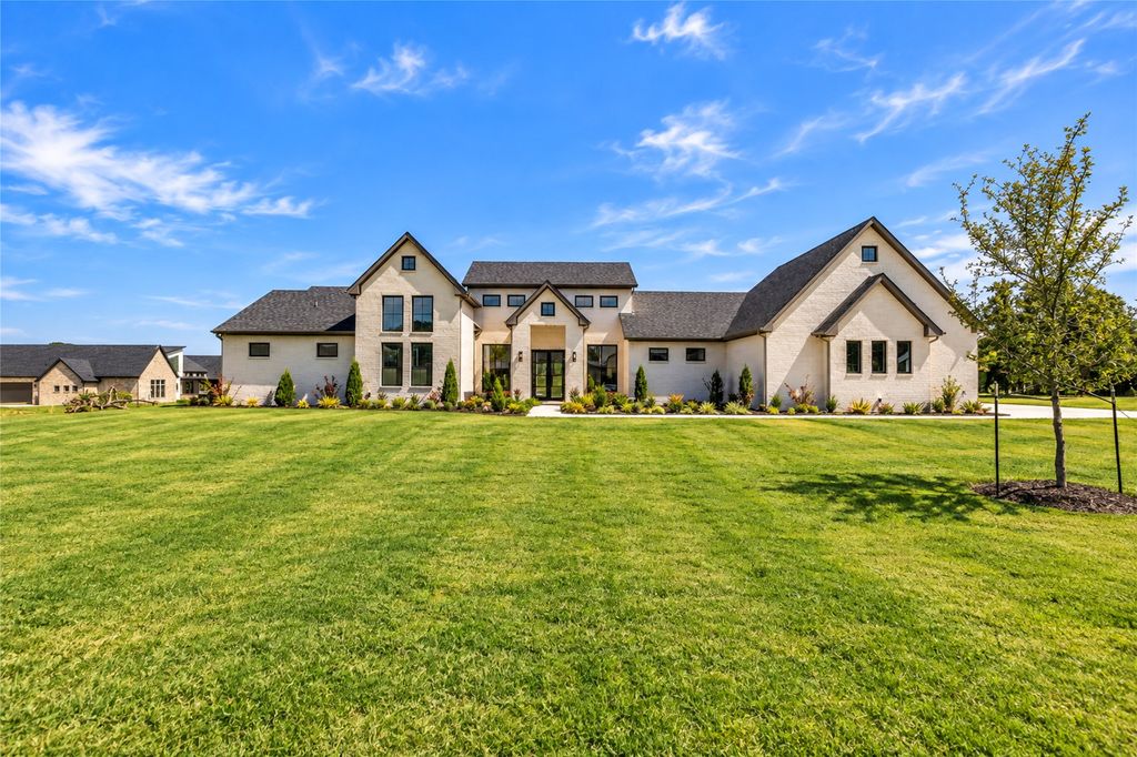 5825 Grey Wolf Court, Fort Worth, TX 76140