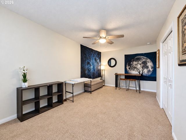 3293 SOUTHVIEW Dr, Eugene, OR 97405