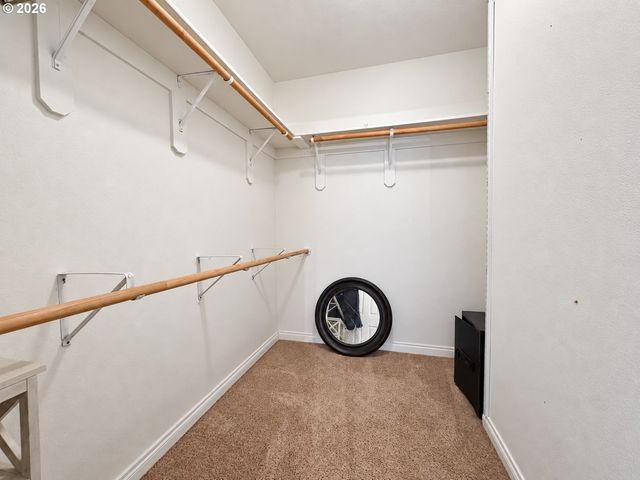 3293 SOUTHVIEW Dr, Eugene, OR 97405