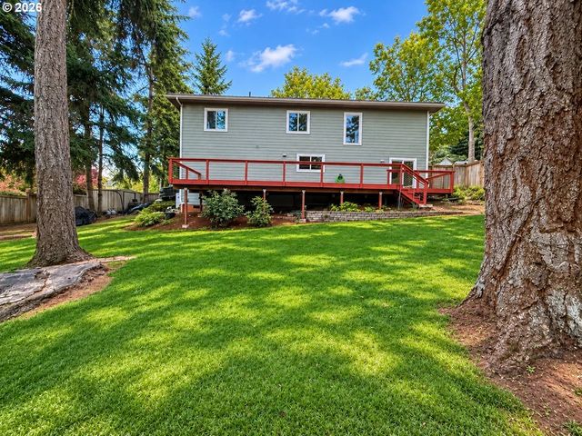 3293 SOUTHVIEW Dr, Eugene, OR 97405