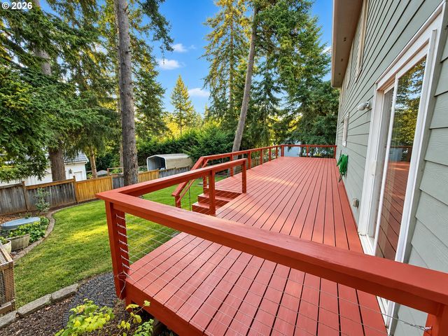 3293 SOUTHVIEW Dr, Eugene, OR 97405
