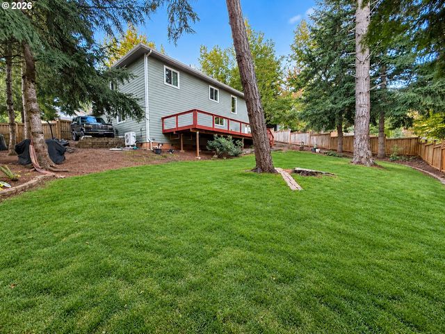 3293 SOUTHVIEW Dr, Eugene, OR 97405