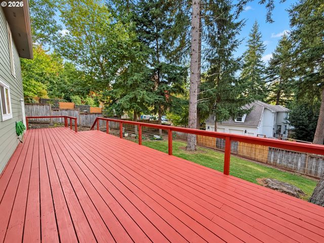 3293 SOUTHVIEW Dr, Eugene, OR 97405