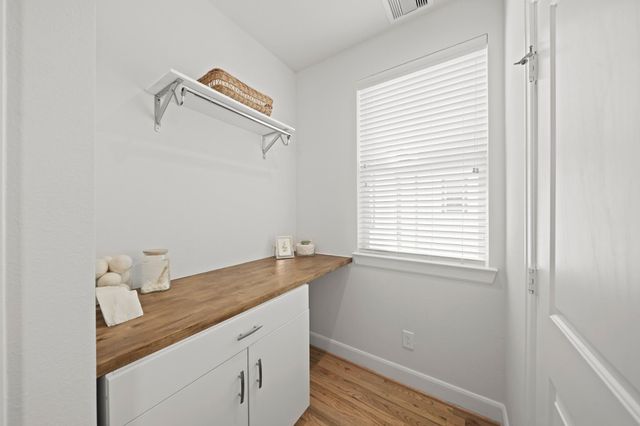 9551 Neuens Road C, Houston, TX 77080