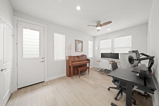 9551 Neuens Road C, Houston, TX 77080