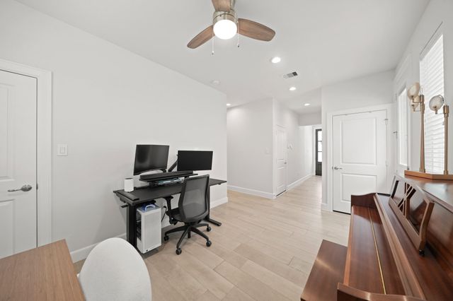 9551 Neuens Road C, Houston, TX 77080