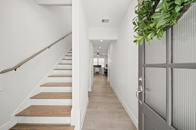 9551 Neuens Road C, Houston, TX 77080