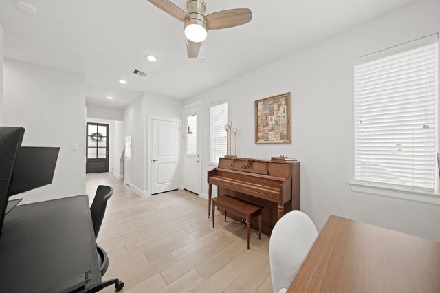 9551 Neuens Road C, Houston, TX 77080