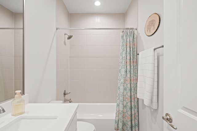 9551 Neuens Road C, Houston, TX 77080