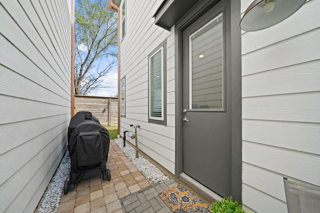 9551 Neuens Road C, Houston, TX 77080