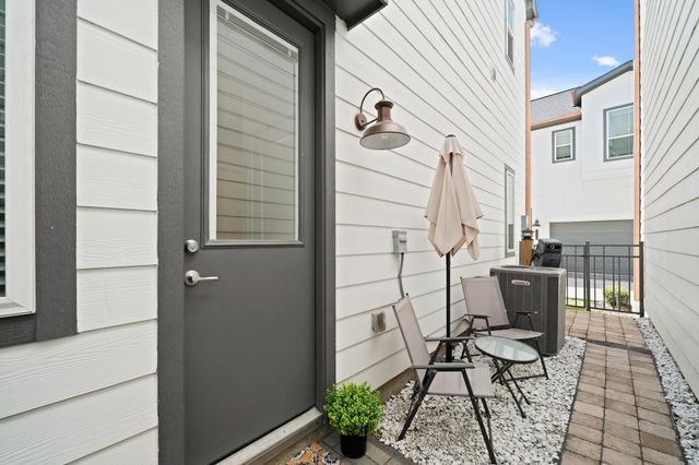 9551 Neuens Road C, Houston, TX 77080