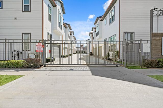 9551 Neuens Road C, Houston, TX 77080