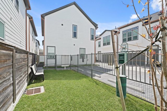 9551 Neuens Road C, Houston, TX 77080