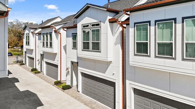 9551 Neuens Road C, Houston, TX 77080