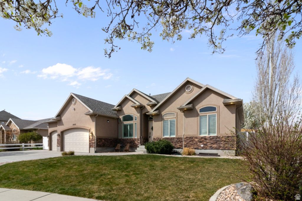 Image 2 of property listing at 12638 S BELLAGIO WAY, Herriman, UT 84096
