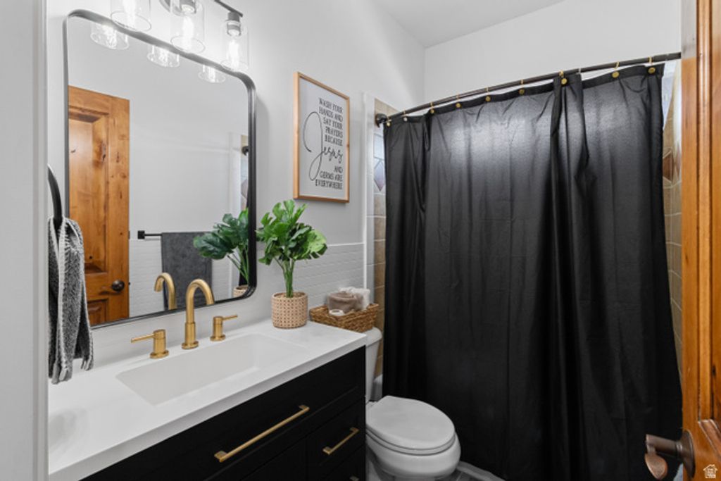 Image 24 of property listing at 12638 S BELLAGIO WAY, Herriman, UT 84096