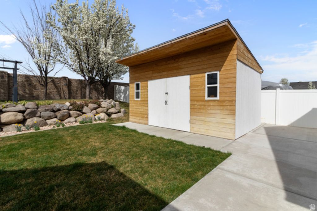Image 39 of property listing at 12638 S BELLAGIO WAY, Herriman, UT 84096
