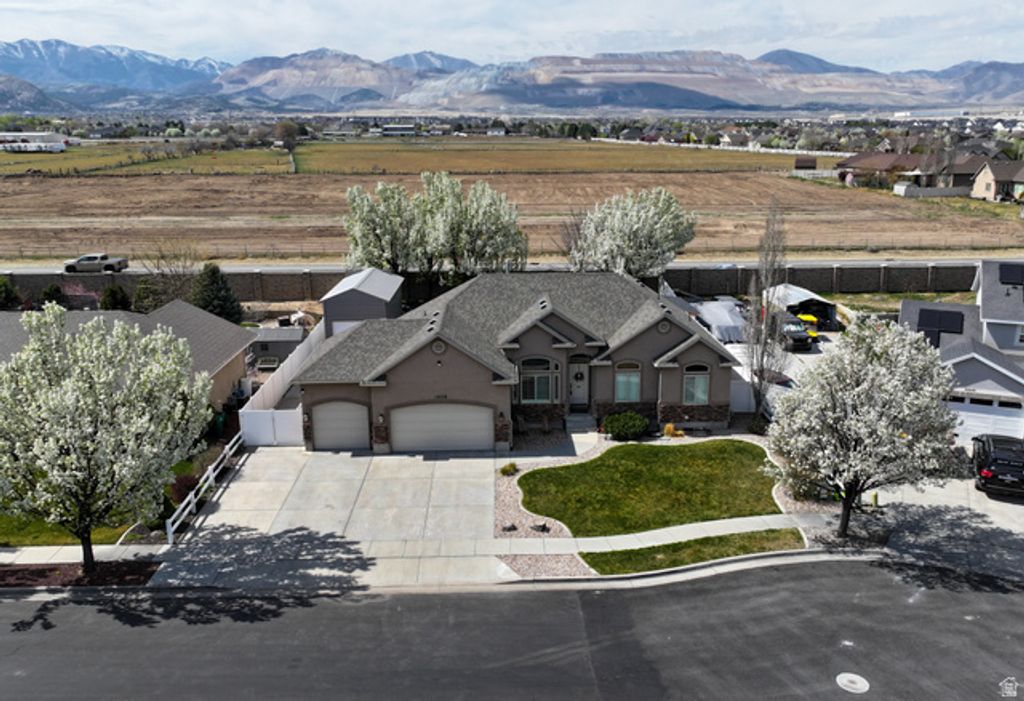 Image 41 of property listing at 12638 S BELLAGIO WAY, Herriman, UT 84096
